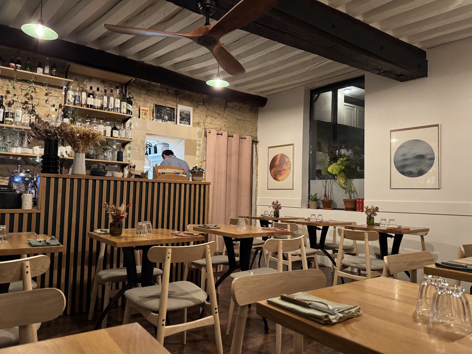 Monique, Boire et Manger, restaurant à Dijon