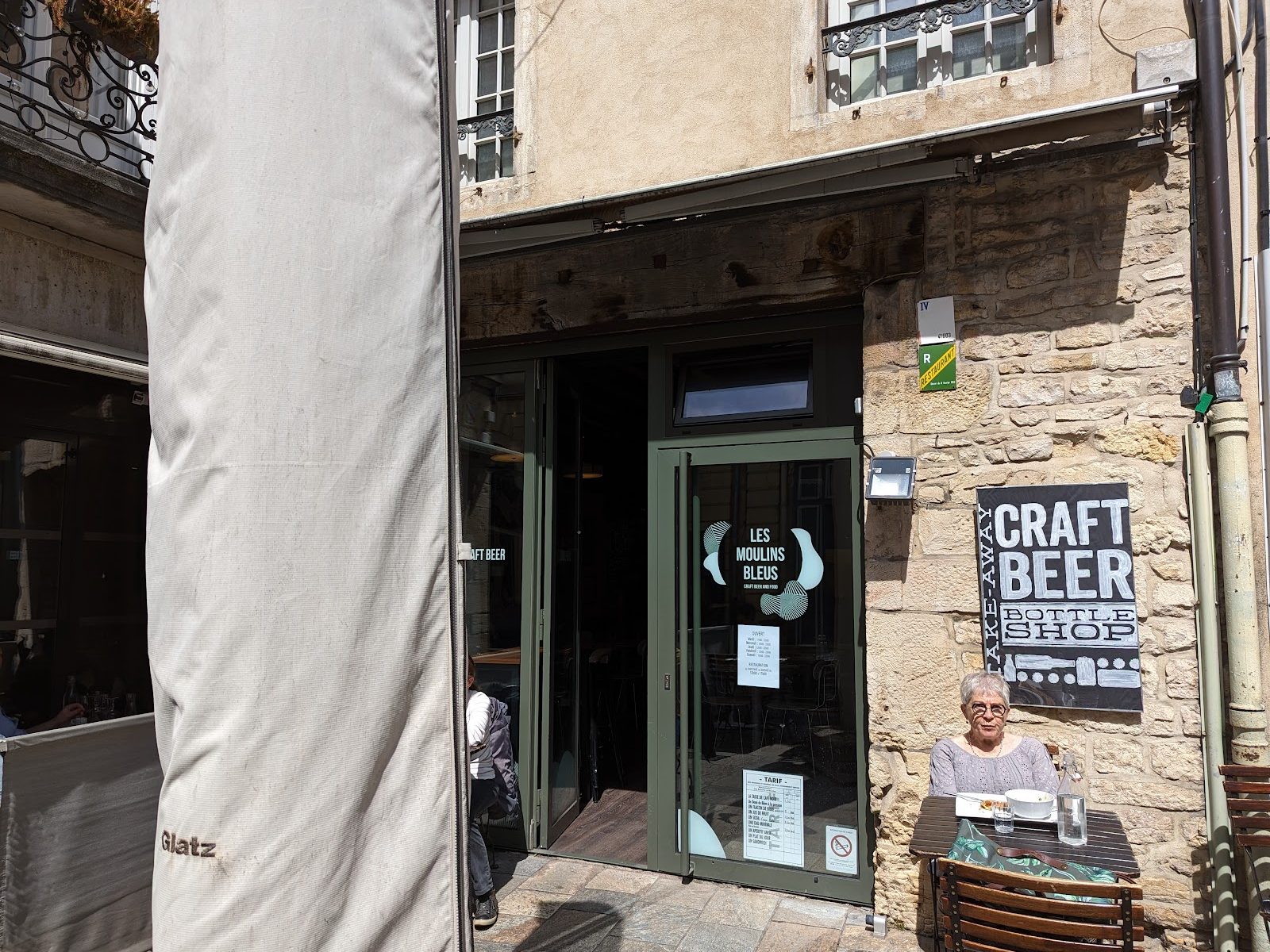 Les Moulins Bleus, restaurant à Dijon